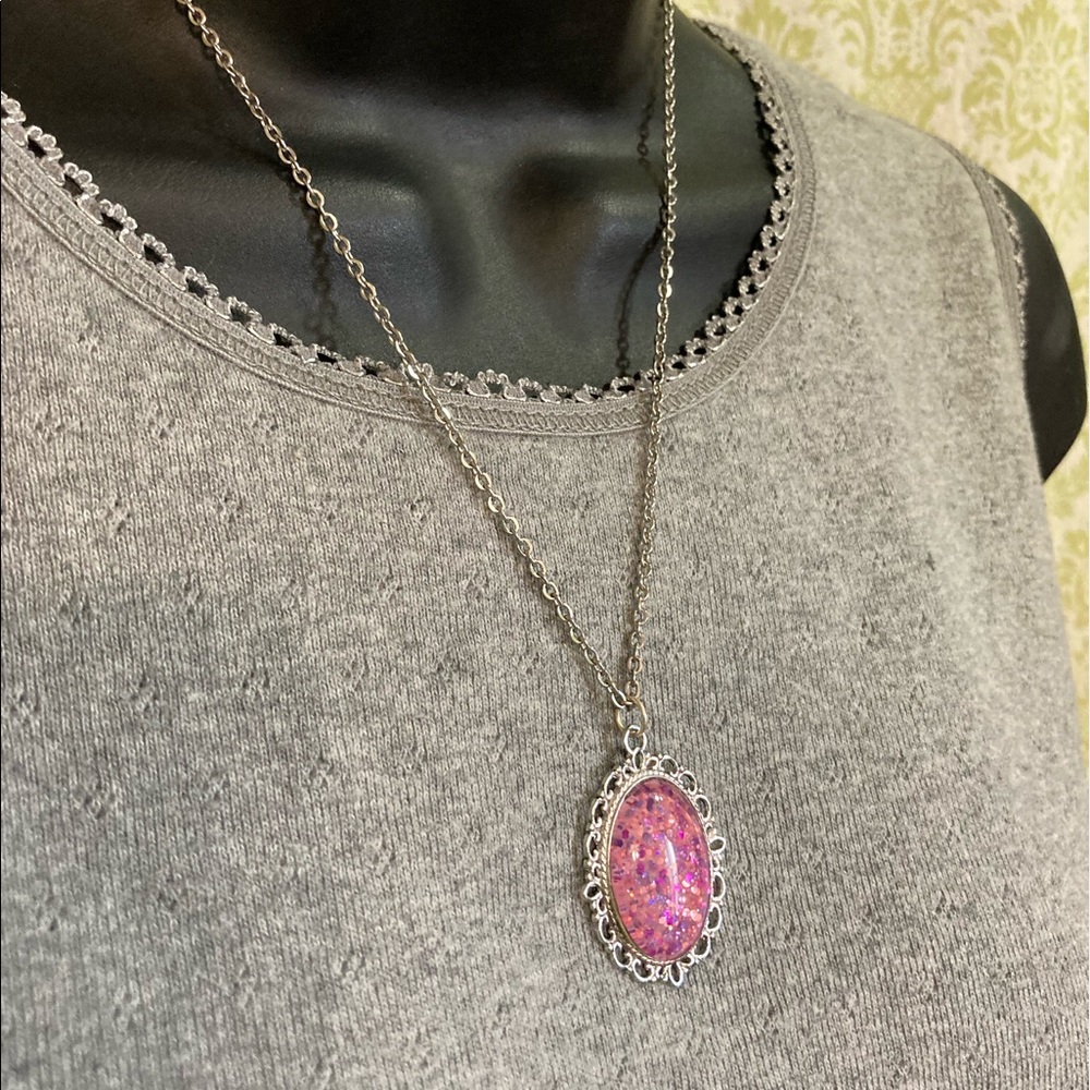 Sweetheart hand-painted pendant - Picture 4 of 9